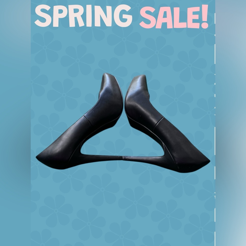 BCBGeneration‎ Black Heels- Size 9 - Picture 3 of 7